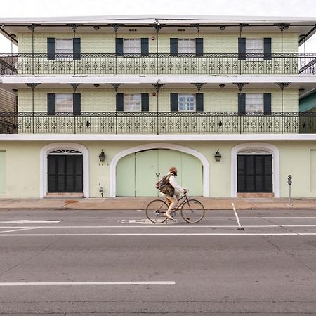French Quarter Suites Hotel New Orleans Bagian luar foto