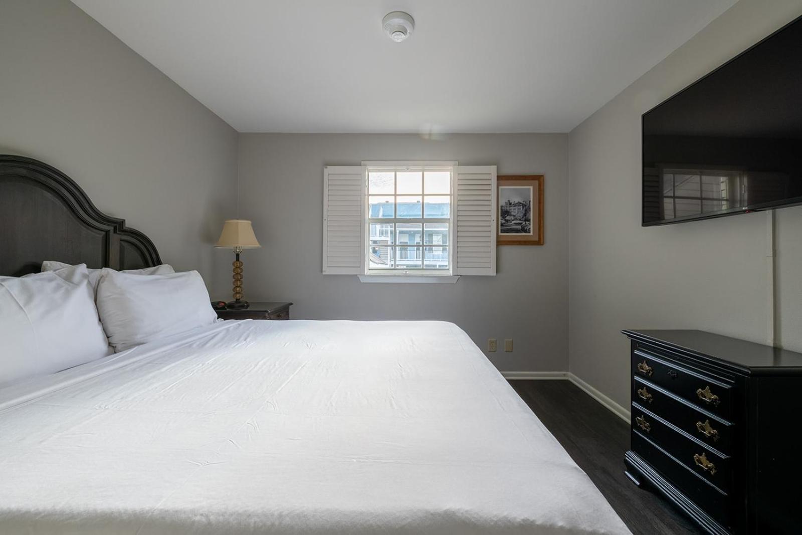 French Quarter Suites Hotel New Orleans Bagian luar foto