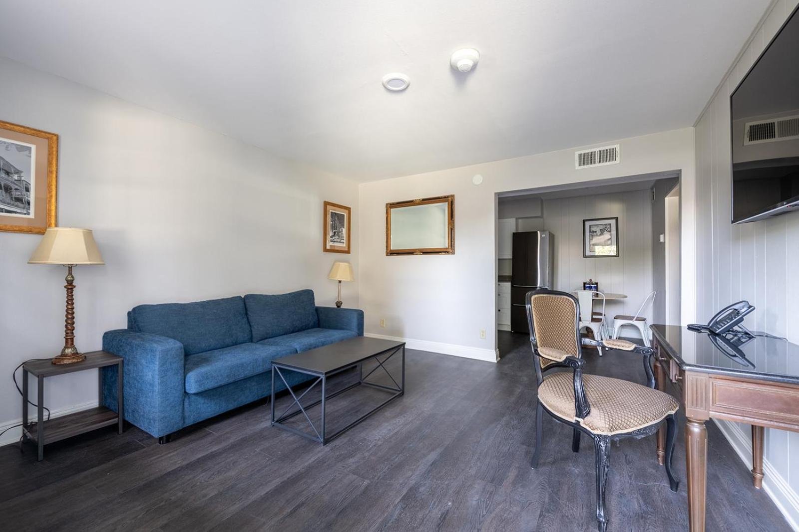 French Quarter Suites Hotel New Orleans Bagian luar foto