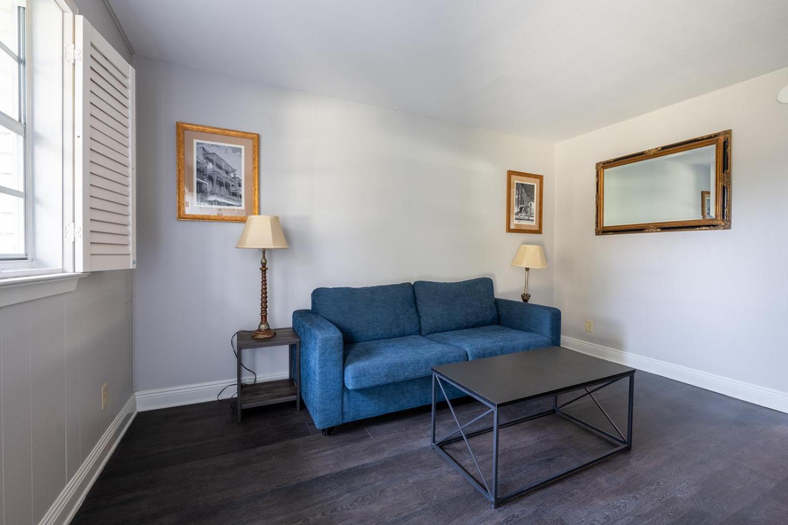 French Quarter Suites Hotel New Orleans Bagian luar foto