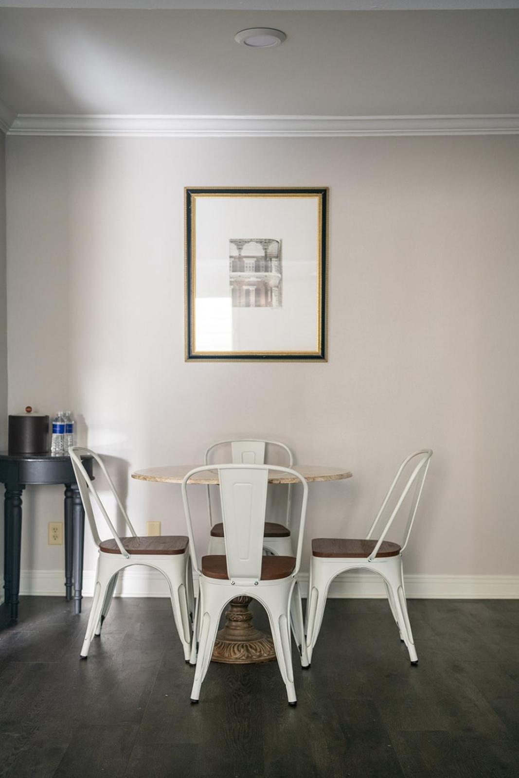 French Quarter Suites Hotel New Orleans Bagian luar foto