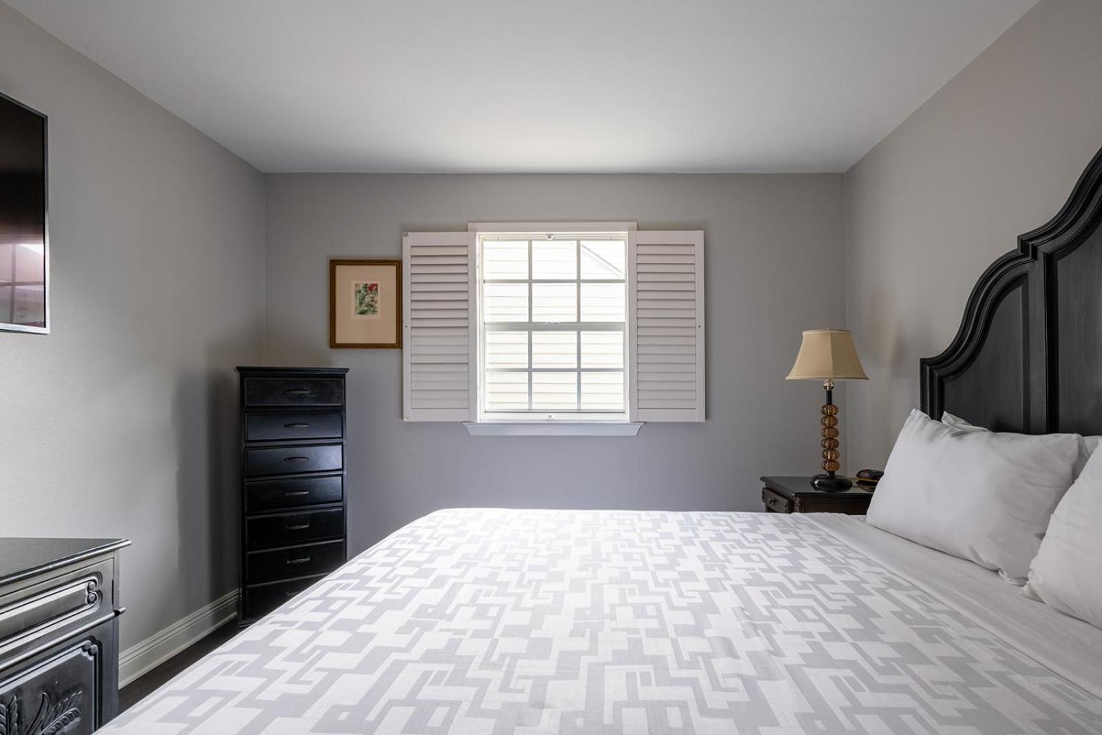 French Quarter Suites Hotel New Orleans Bagian luar foto