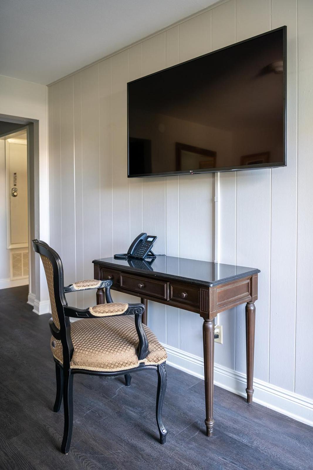 French Quarter Suites Hotel New Orleans Bagian luar foto