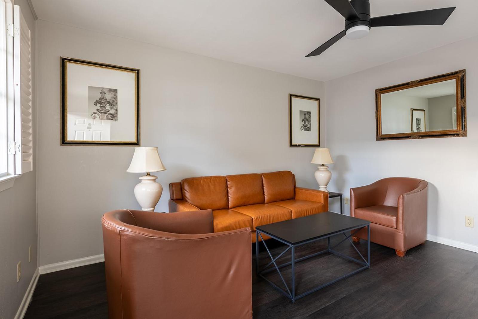 French Quarter Suites Hotel New Orleans Bagian luar foto