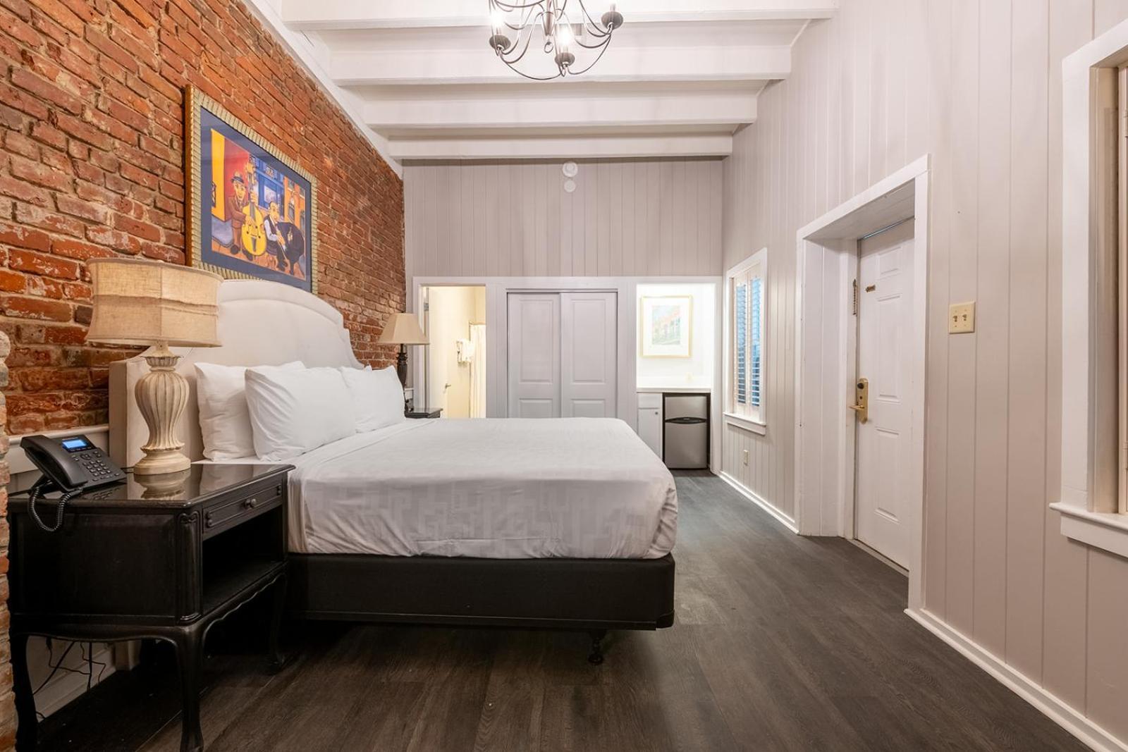 French Quarter Suites Hotel New Orleans Bagian luar foto